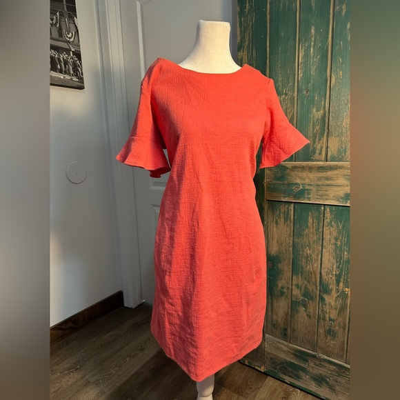 Tahari Dresses & Skirts - Tahari Dress Women size 6 sheath coral
Flutter bell Sleeve Stretch Back
Zip